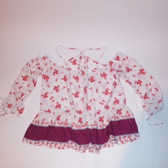 Sienna Sky Could Shoulder Blouse - Picture 6 of 8